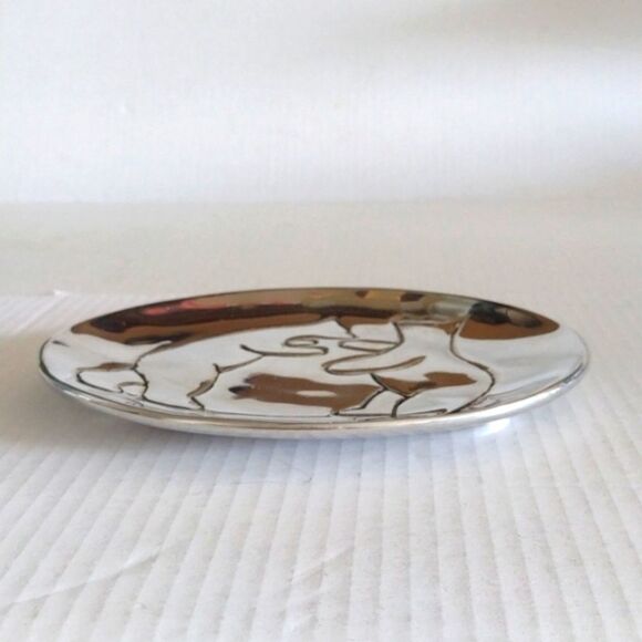 Vintage Hoselton Sculptures Canada Footed Aluminum Polar Bear Plate - Picture 3 of 7